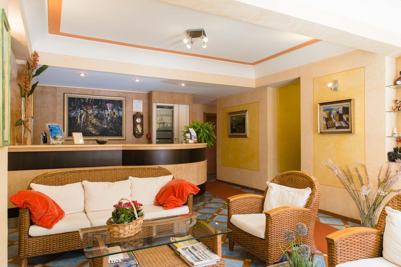 Hotel Villa Mare Altavilla Milicia Luaran gambar