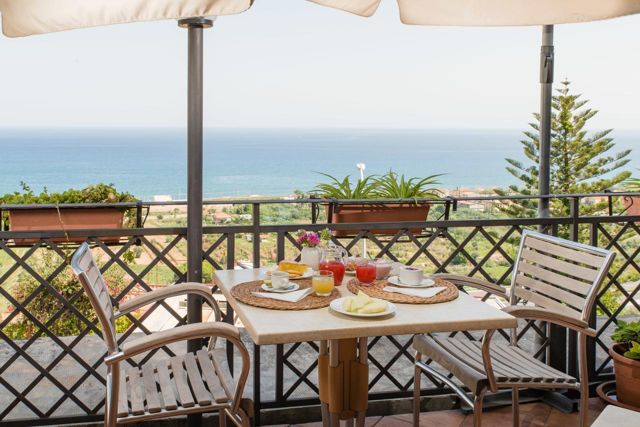 Hotel Villa Mare Altavilla Milicia Luaran gambar